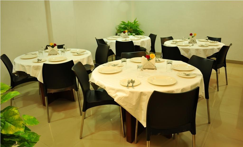 The Palazzo Hotel Hyderabad Bagian luar foto