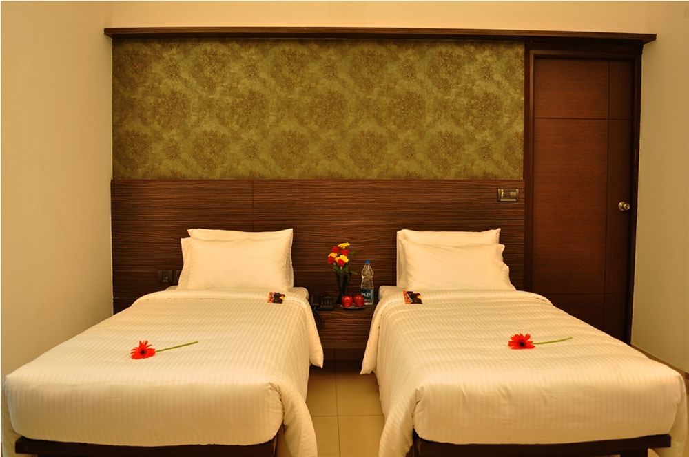 The Palazzo Hotel Hyderabad Bagian luar foto