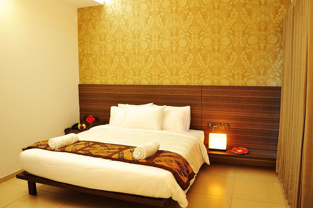 The Palazzo Hotel Hyderabad Bagian luar foto