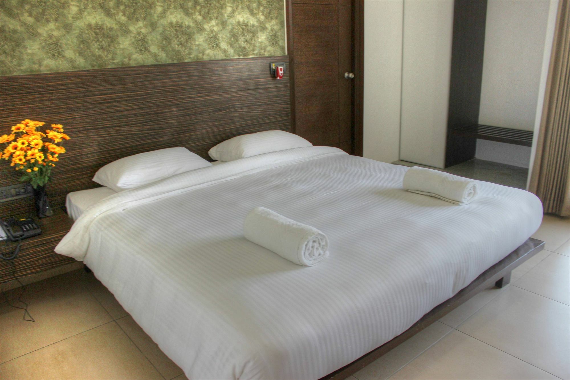 The Palazzo Hotel Hyderabad Bagian luar foto